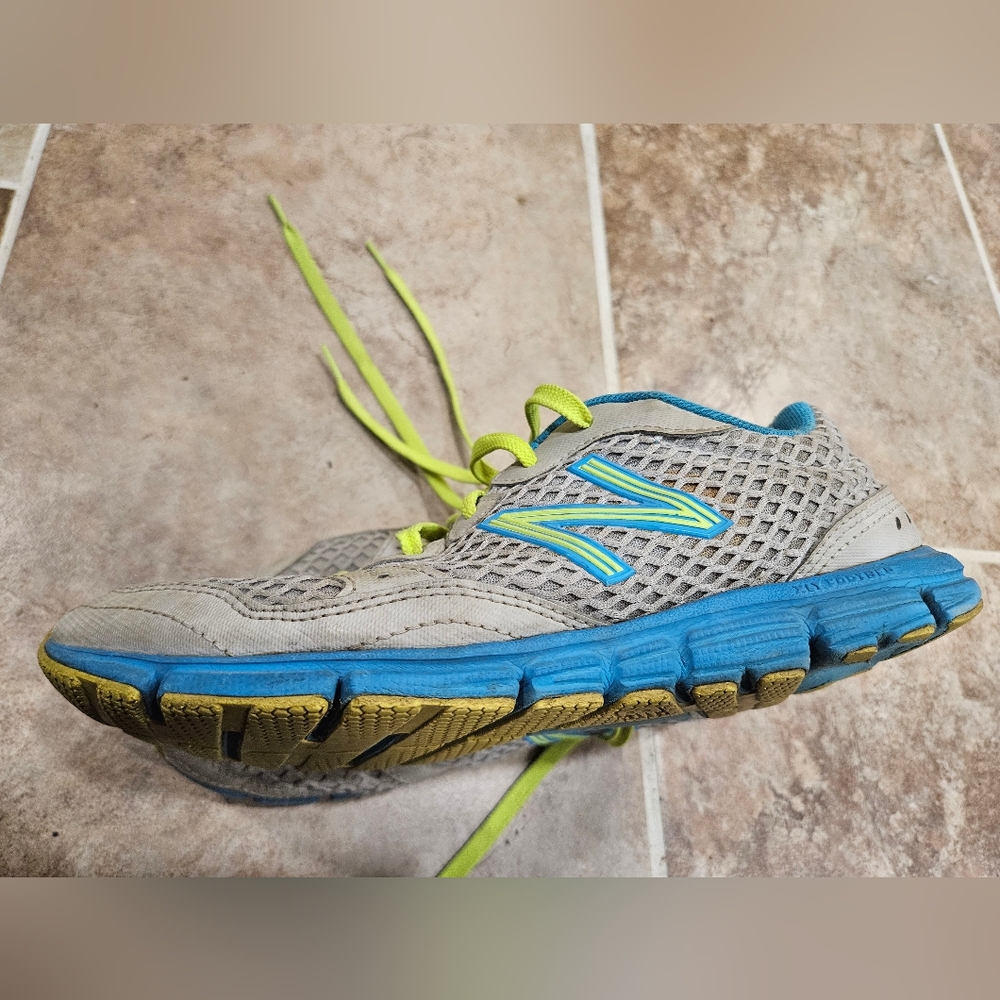 New Balance shoes - Picture 7 of 16